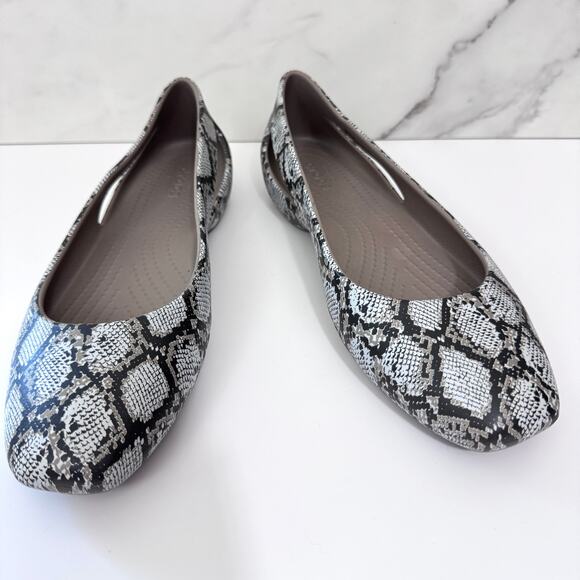 Crocs Womens Kadee Snakeskin Ballet Flat Shoes Size 8 Casual Beach Summer Gray - Picture 1 of 8